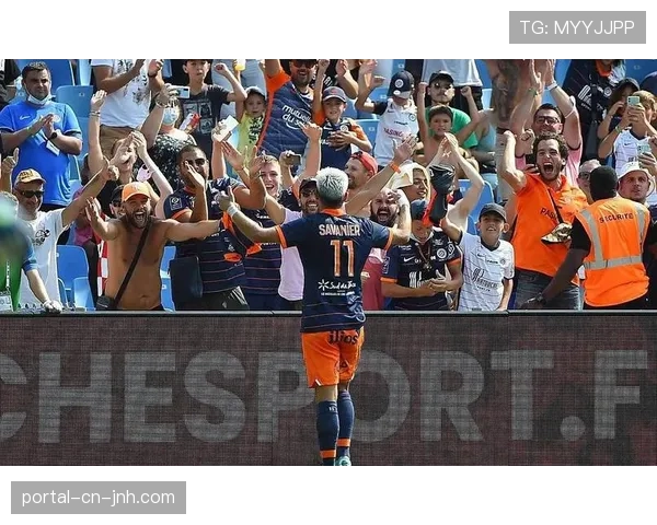 深度复盘:里昂中卫组合在应对布雷斯特高位压迫时出球线路选择分析 深度复盘:里昂中卫组合在应对布雷斯特高位压迫时出球线路选择分析